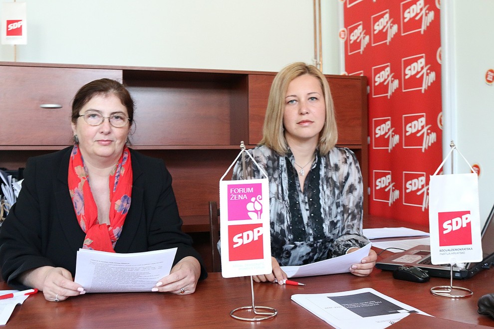 S lijeva: Mihajla Pavković i Ivana Smola